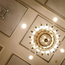 披露宴会場シャンデリア