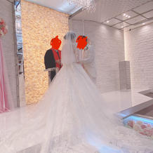 ウエディングドレスです