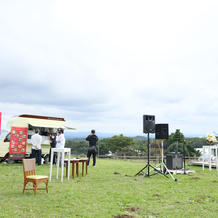 キッチンカーも会場内に