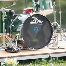 夫の大好きなドラムセット