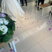 持込の花びらでのフラワーシャワー