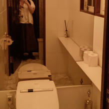 トイレは1階に2つ、2階に1つ