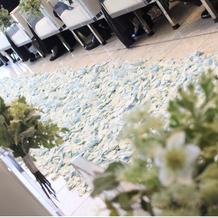 花びらバージンロード