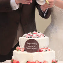 ウェディングケーキに粉糖