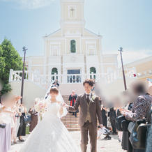 茶色のタキシードと連携店でレンタル