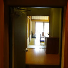 親族控室は椅子です