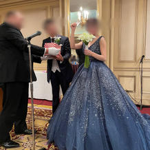 ドレス色当てクイズ