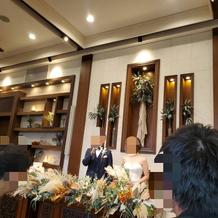 カジュアルな式なので新郎新婦で乾杯の挨拶