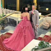 カラードレス後ろ姿