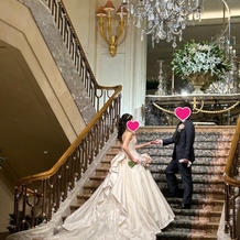 披露宴後に大階段での写真を追加しました