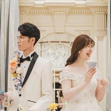 引き出物のカップのオープンセレモニー