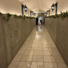 式場繋がる廊下