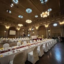 長卓で晩餐会スタイルにしました！