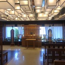 室内の神前挙式