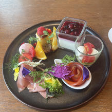 当日新郎新婦が支度中に食べた軽食