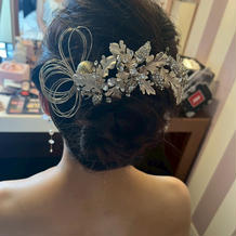 ウェディングドレスの髪飾り