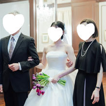 花嫁と花嫁両親で入場