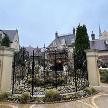 入口　テーマパークのような非日常的空間