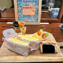 ヘアメイク中に軽食を出してくれます！