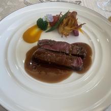 鉄板で焼いたお肉