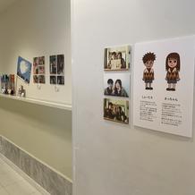 控室壁にパネルを貼り付け