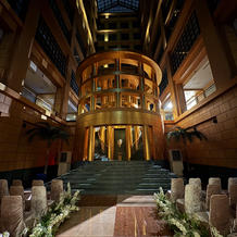 夜の雰囲気のチャペル