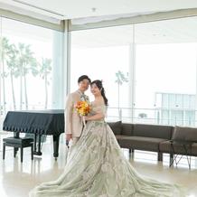 タキシード、カラードレスは持込み