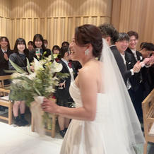 イヤリング大ぶり最大の引き算でシンプルに