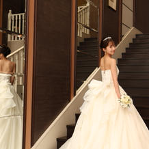 ウェディングドレス:階段