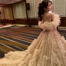 カラードレス:後ろ姿