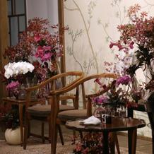 席と高砂が近い距離でいい。