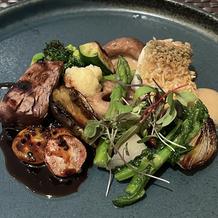 メイン（肉・魚）の盛り合わせ