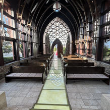 ガラスのチャペルでの退場目線