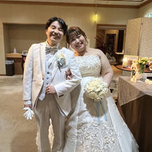 タキシード白　ドレス白