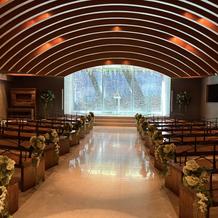 幻想的なチャペル