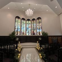 実際に見るとステンドグラスが綺麗です