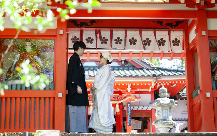 金沢東急ホテル近辺には歴史ある神社もたくさん。前撮りで兼六園や武家屋敷などでの撮影も叶います。