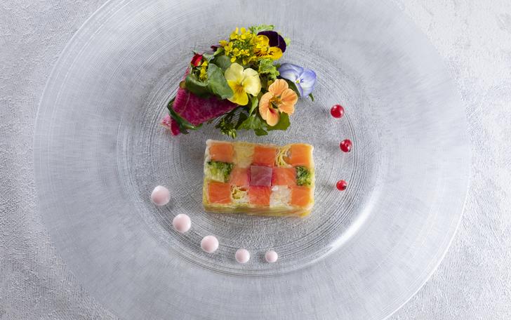 厳選した東北の契約農家から食材を仕入れ、シェフが創り上げるウエディングメニュー。