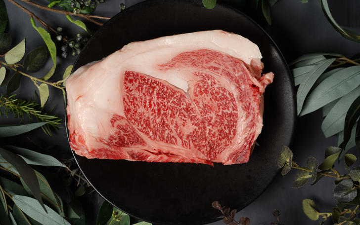 最高のお料理を作るための最高の食材を。シェフ自ら農家へ行き食材を選ぶほど、徹底した食材へのこだわり