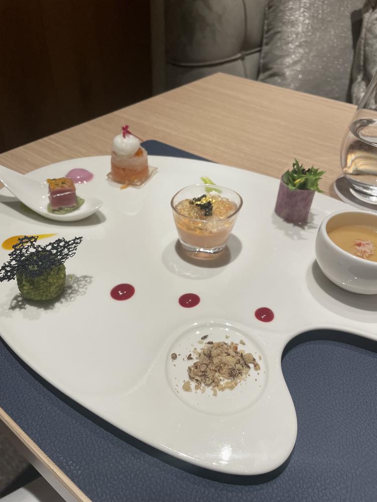 ザ ストリングス表参道