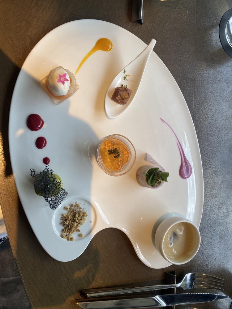 ザ ストリングス表参道