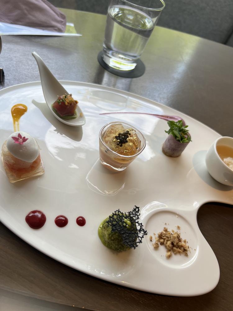 ザ ストリングス表参道