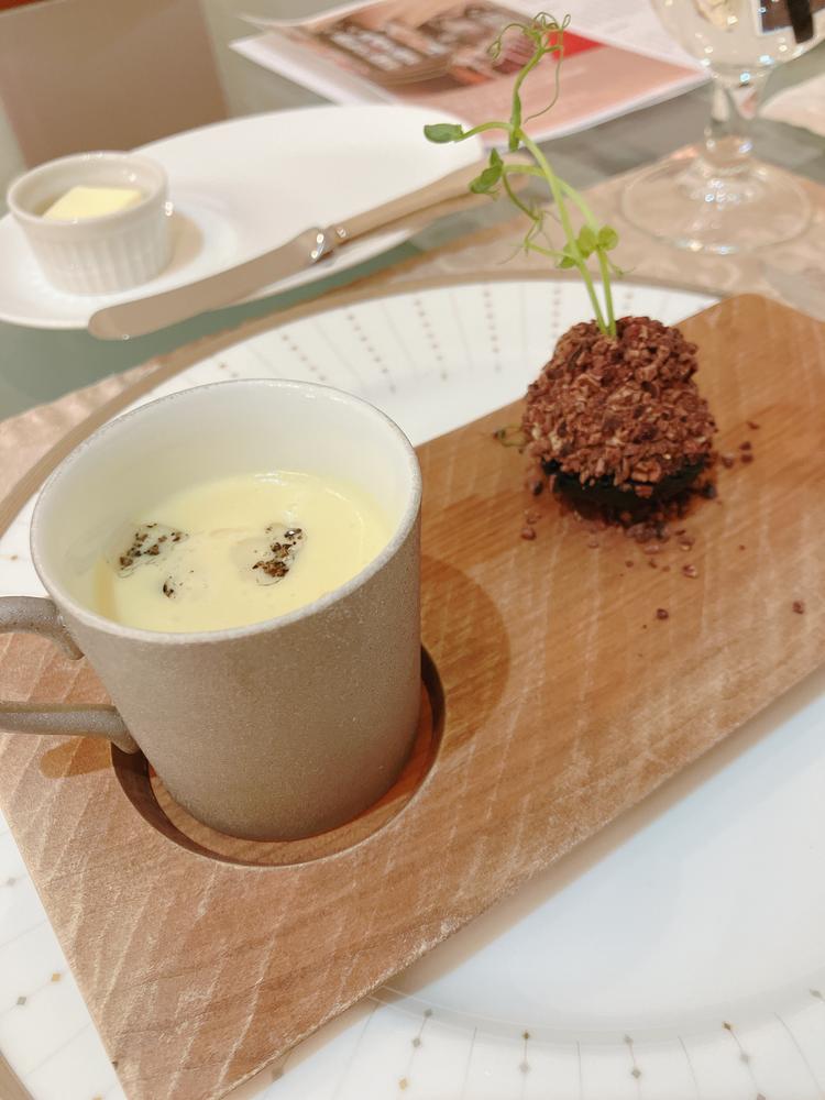 セント・ラファエロチャペル御堂筋